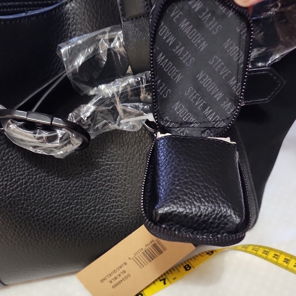 Steve Madden Black Tote Bag with Structured Design and Adjustable Strap - Picture 11 of 14